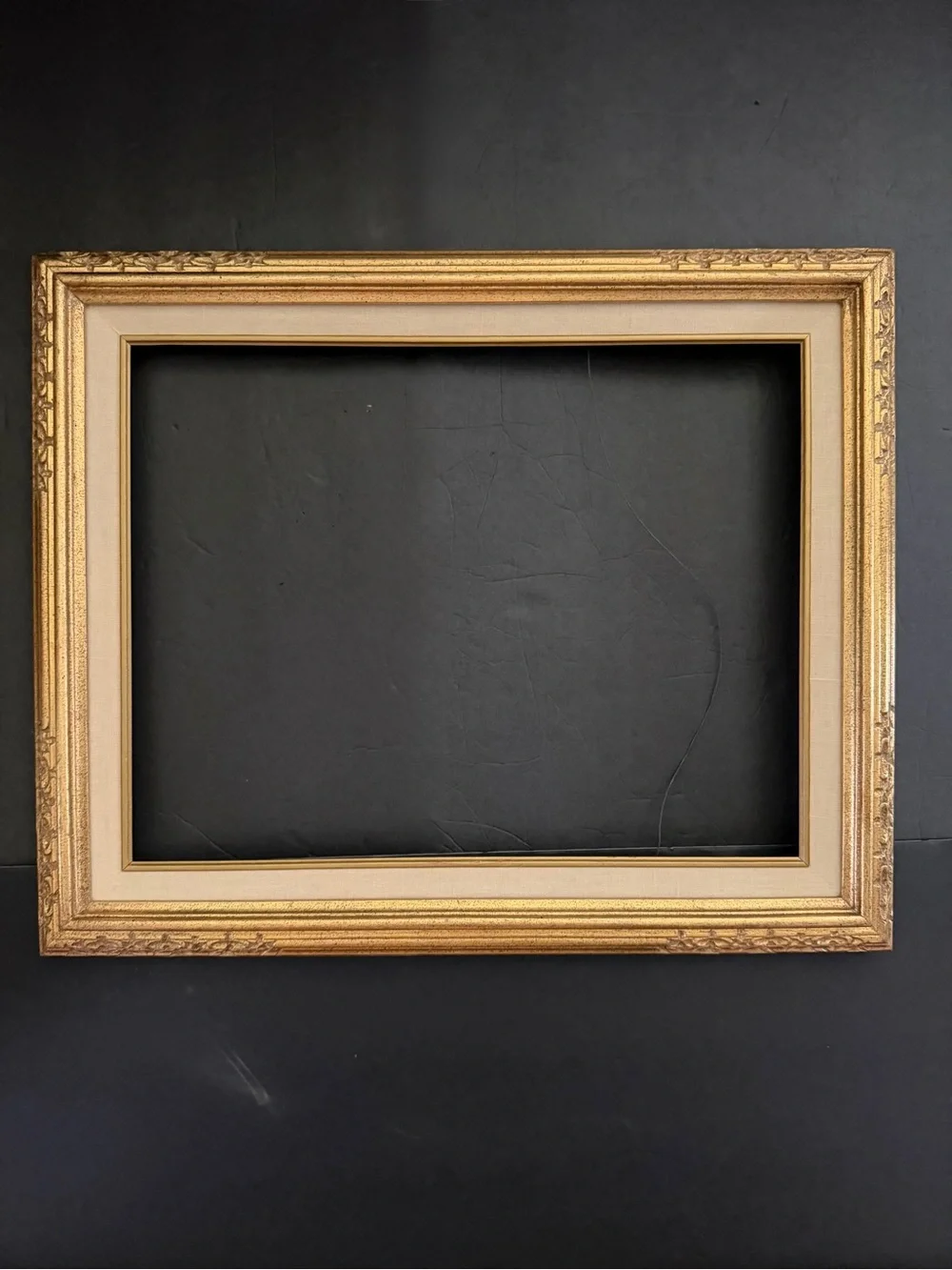 Ornate Gold Picture Frame with Cream Inner Liner 19x23” Hold 14x18”